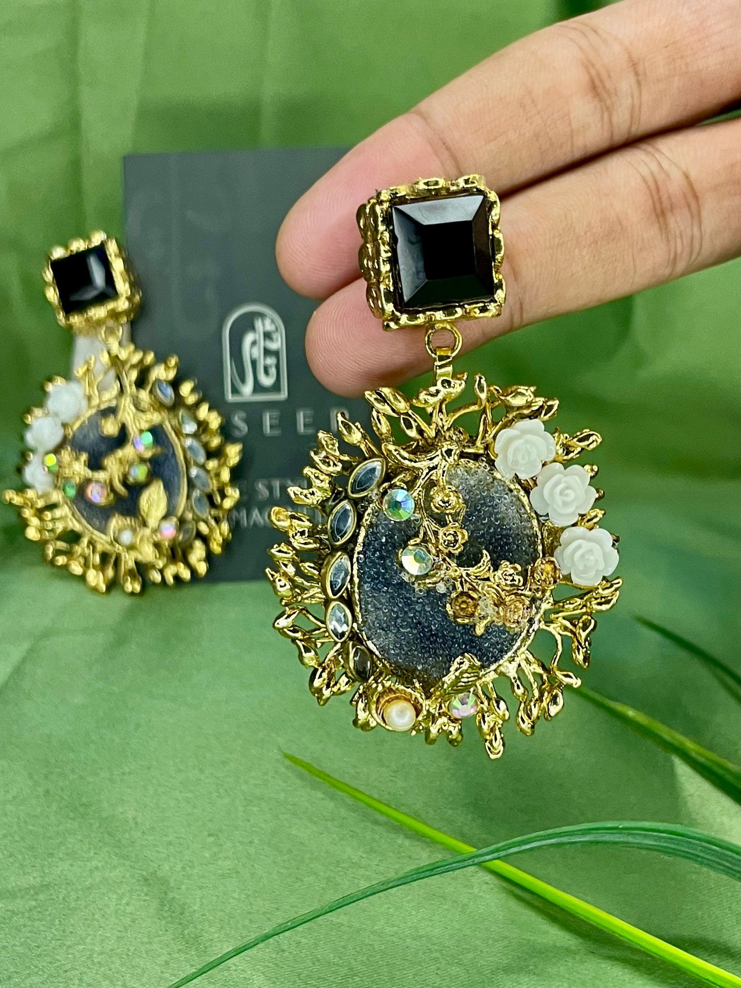 Earrings - Royal Gulab Stud - B1