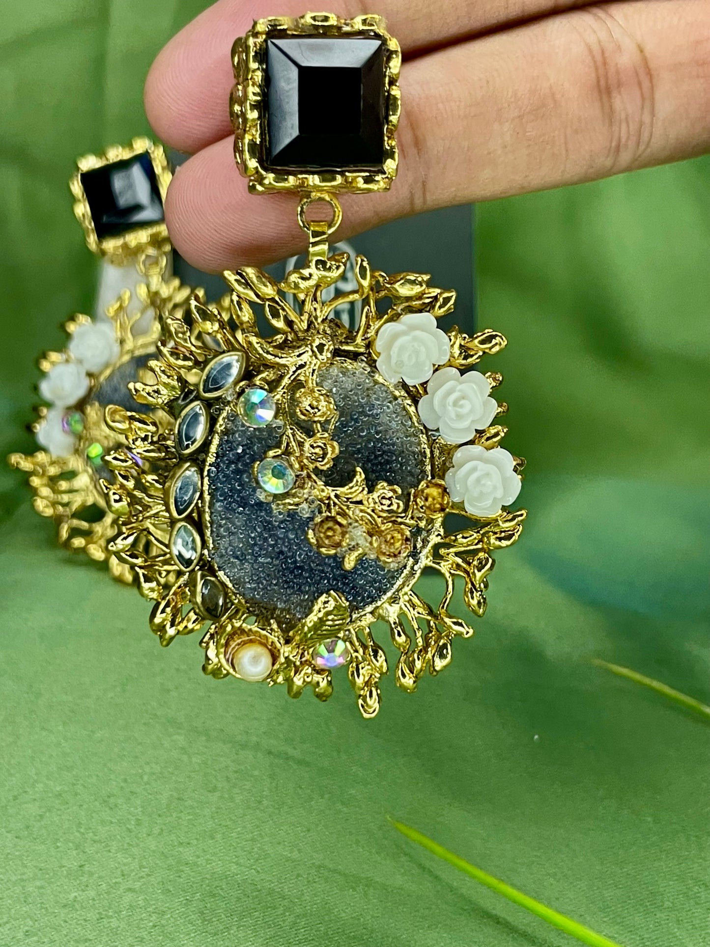 Earrings - Royal Gulab Stud - B1